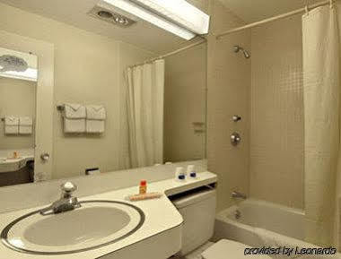 Howard Johnson By Wyndham Vero Beach / Downtown Bagian luar foto