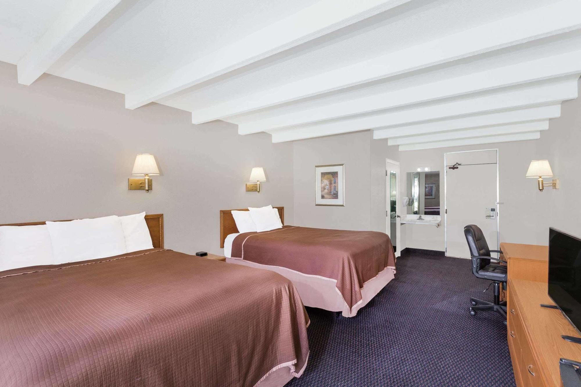Howard Johnson By Wyndham Vero Beach / Downtown Bagian luar foto